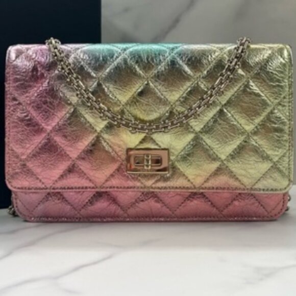BUY NOW - 199 + chance to win CHANEL Quilted Metallic 2.55 Reissue WOC NEW - Picture 4 of 11